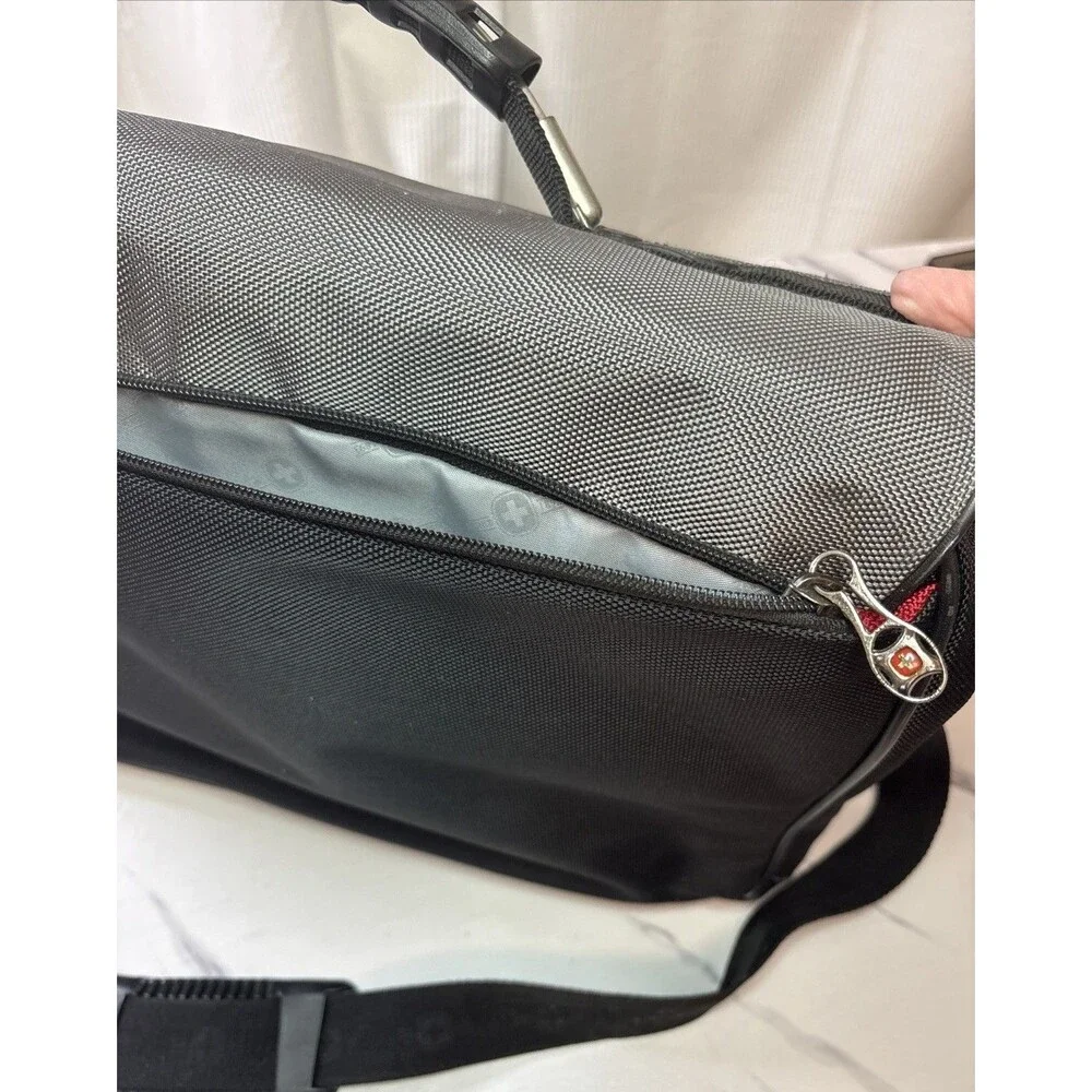 SwissGear Large Laptop Bag & Messenger 17x15x5 in With 14 Pockets. Used & Good.